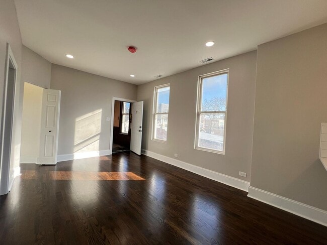 Building Photo - 2249 W Cermak Rd