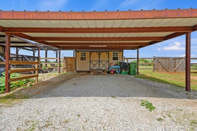 Building Photo - 153 McCrae Ln