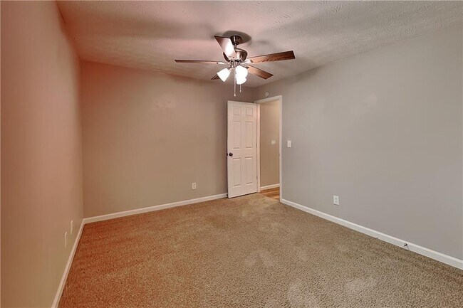 Building Photo - 263 Buckingham Dr