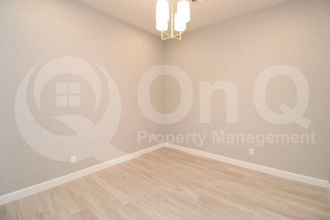 Building Photo - 3847 E Mead Dr