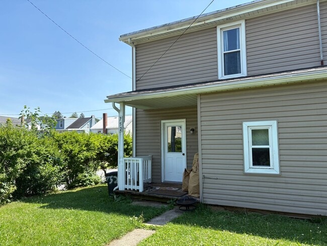 Building Photo - 3 Bedroom 1 Bathroom in Elizabethtown!