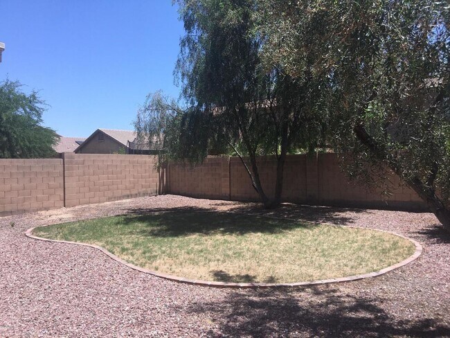 Building Photo - Great home for the money and size in Wadde...