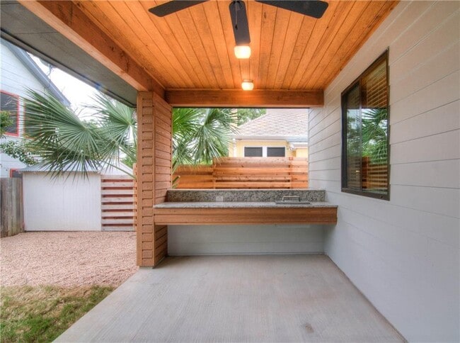 Building Photo - 4303 Red River St