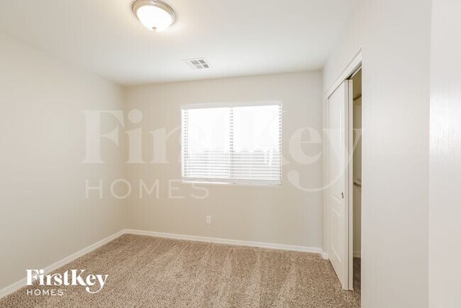 Building Photo - 6120 S 53rd Dr
