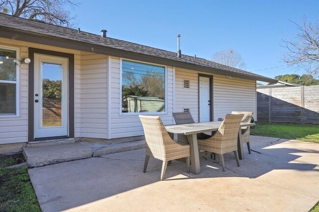 Building Photo - 1912 Cannonwood Ln