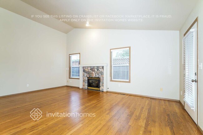 Building Photo - 306 Deeded St