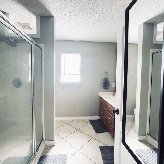 Building Photo - 3bedroom in Fort Walton
