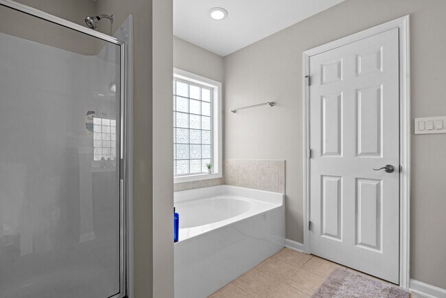 Building Photo - 3 Bed 2 Bath Convenient to Fayetteville an...