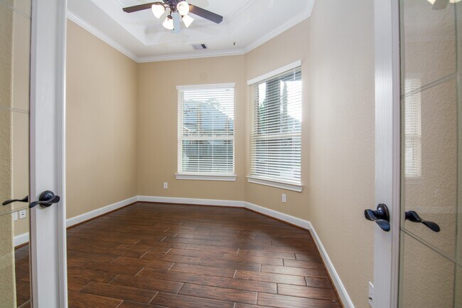 Building Photo - 34 Canoe Bend Ct