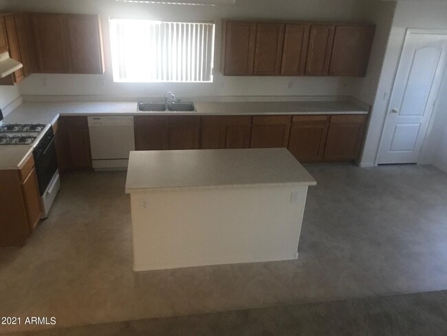 Building Photo - 1033 S San Vincente Ct