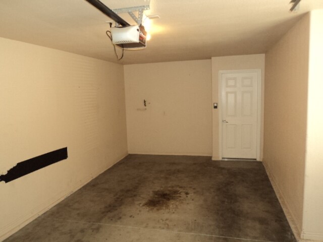 Building Photo - 175 Shade Tree Ln