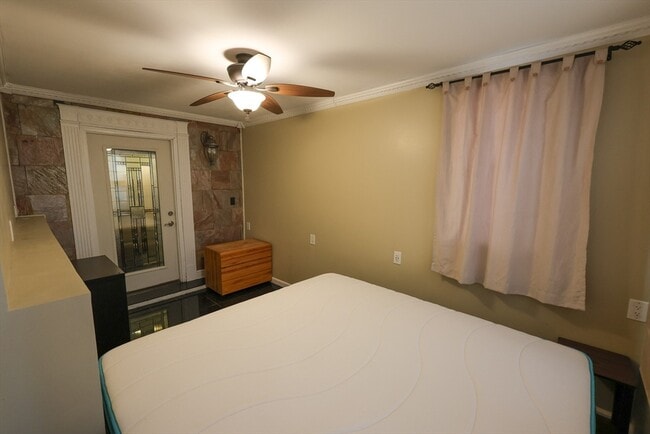 Building Photo - 235 Savin Hill Ave