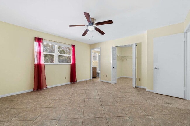 Building Photo - 2BR 2BA Villa Available Now On Top of the Word!