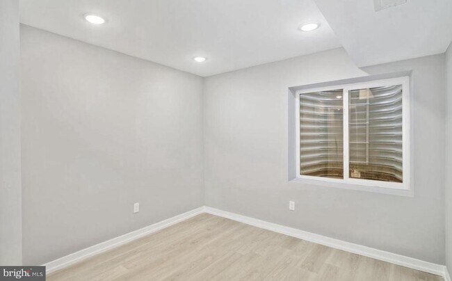 Building Photo - 2426 Jasper St