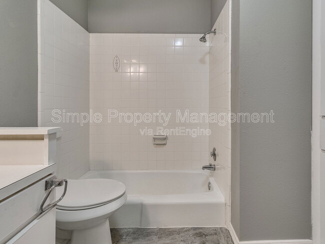 Building Photo - 3828 NW 64th St