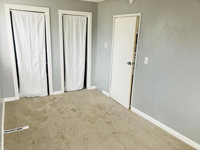 Building Photo - 292 Mill St