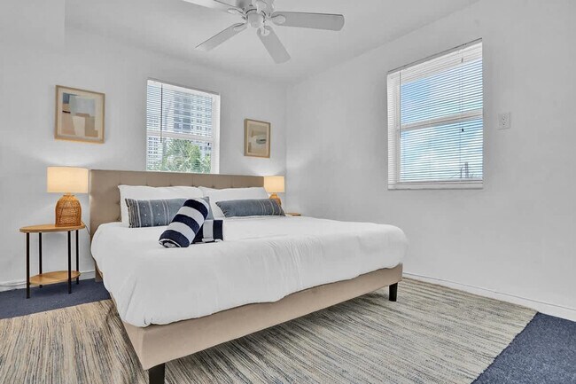 Building Photo - 851 N Surf Rd