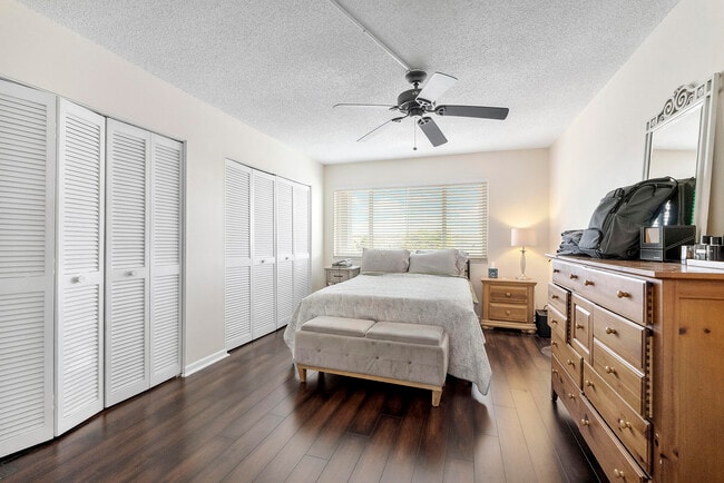 Building Photo - 125 Shore Ct