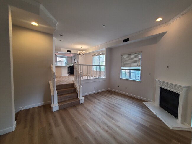 Building Photo - 2752 Carlsbad Blvd