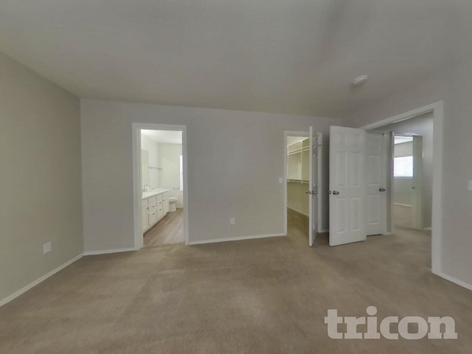 Building Photo - 2283 E Palm Beach Dr