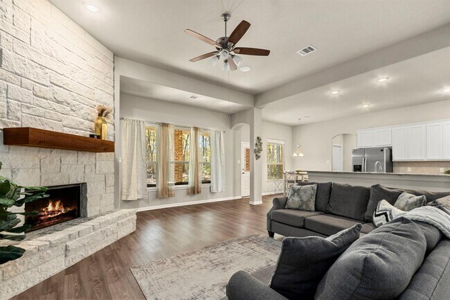 Building Photo - 1433 Rd 66113