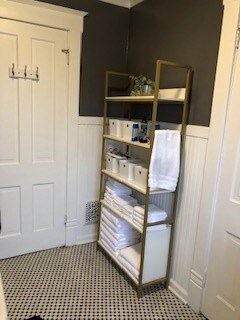 Building Photo - 419 N Gilbert St