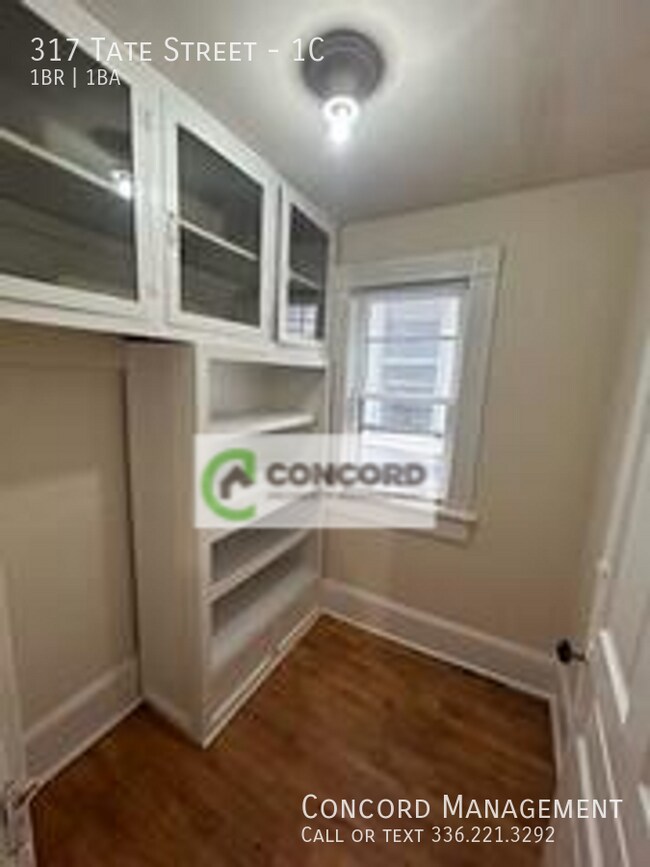 Building Photo - 317 Tate St