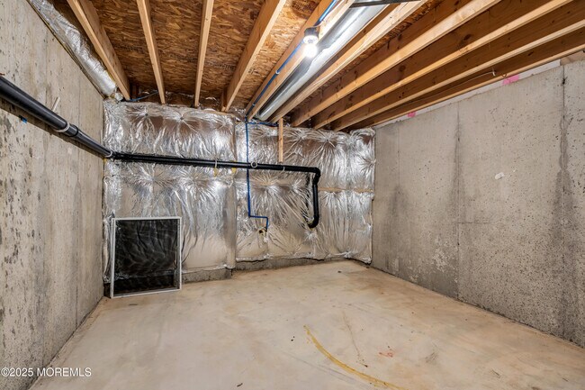 Building Photo - 12 Coral Place