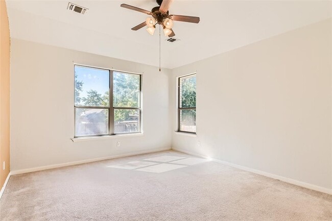 Building Photo - 290 Maeves Way