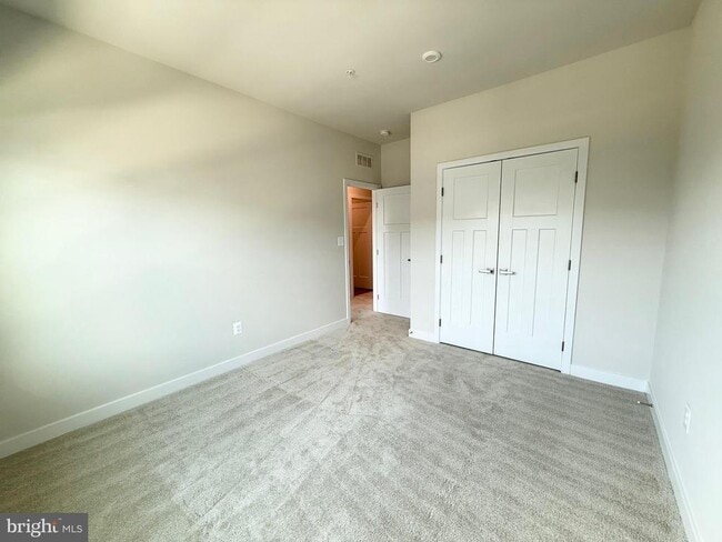 Building Photo - 7840 Blackbriar Wy