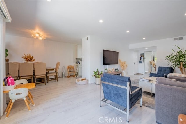 Building Photo - 4487 Colbath Ave