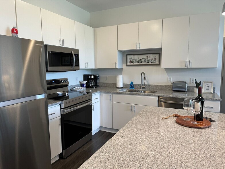 Building Photo - 5111 Aldersgate Dr