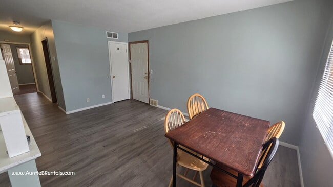 Building Photo - 3 Bedroom 1 Bath Multiplex Unit #3 – Columbia Heights