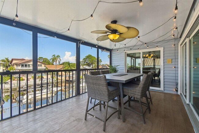 Building Photo - 6241 Bayside Dr