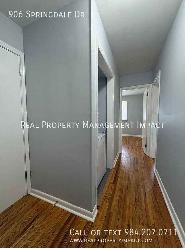Building Photo - 906 Springdale Dr