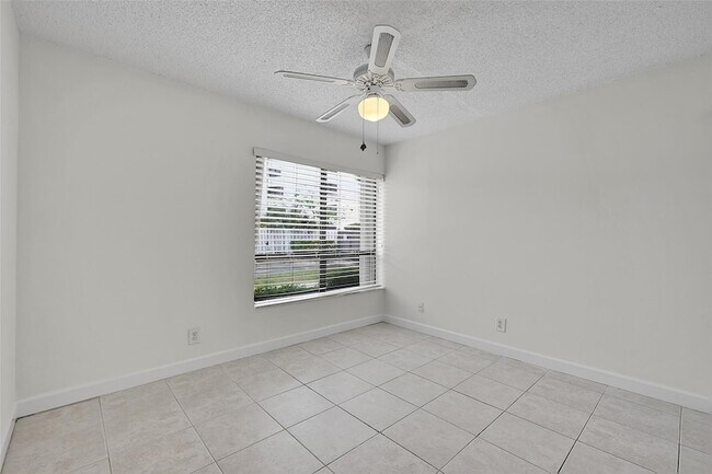 Building Photo - 2297 SW 15th St