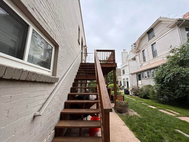 Building Photo - $0 DEPOSIT OPTION! BEAUTIFUL 1 BEDROOM CARRIAGE HOUSE IN THE HEART OF DENVER