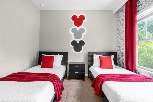 Building Photo - 5350 Diplomat Ct