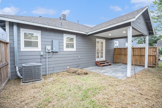 Building Photo - 7449 Walker St