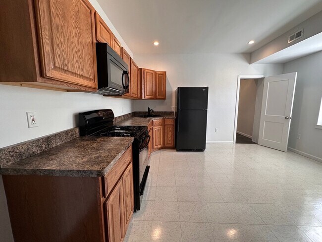 Building Photo - 5651 E Wister St