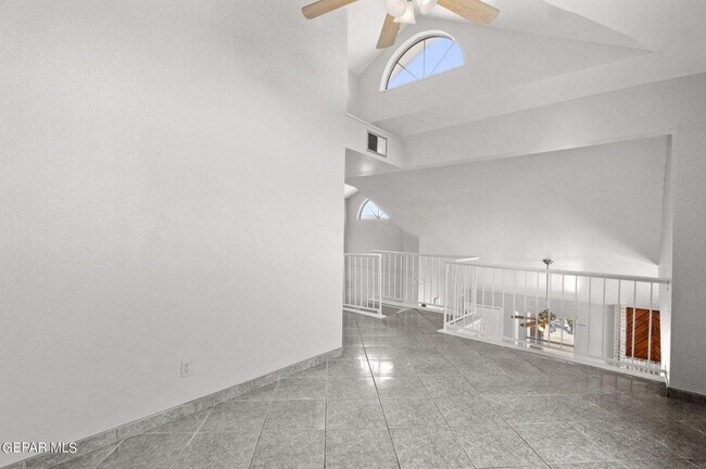 Building Photo - 1433 Sierra De Oro Dr