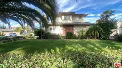 Building Photo - 1430 Lovell Ave