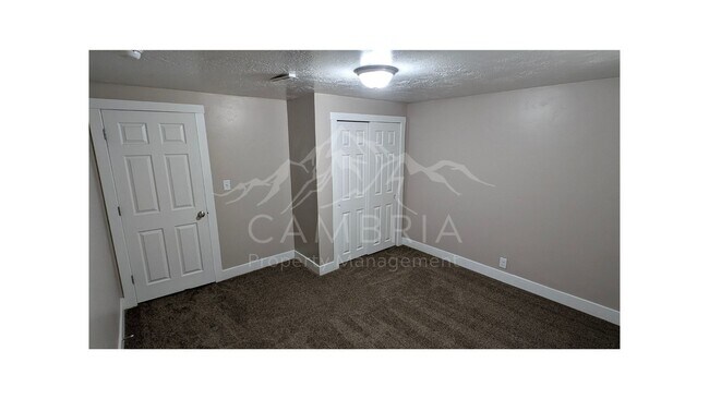 Building Photo - 4 BR House For Rent in Midvale