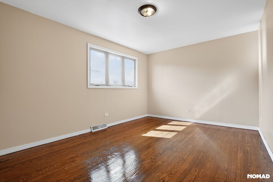 Building Photo - 526 Marquette Ave