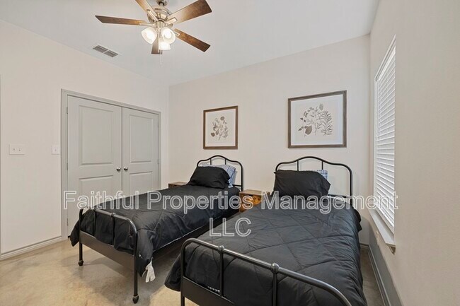 Building Photo - 14235 County Rd 452