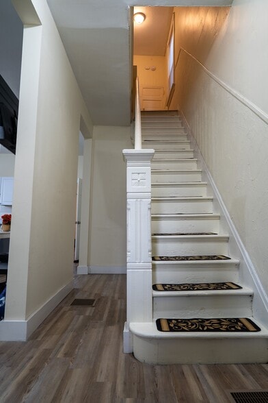 Building Photo - 26 Allen St