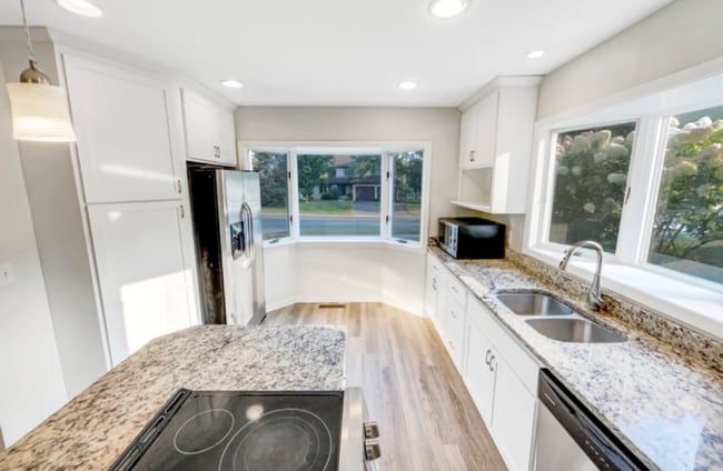 Building Photo - 377 Oakwood Dr