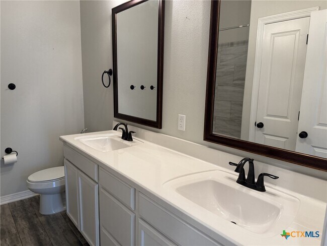 Building Photo - 3404 Braford Dr