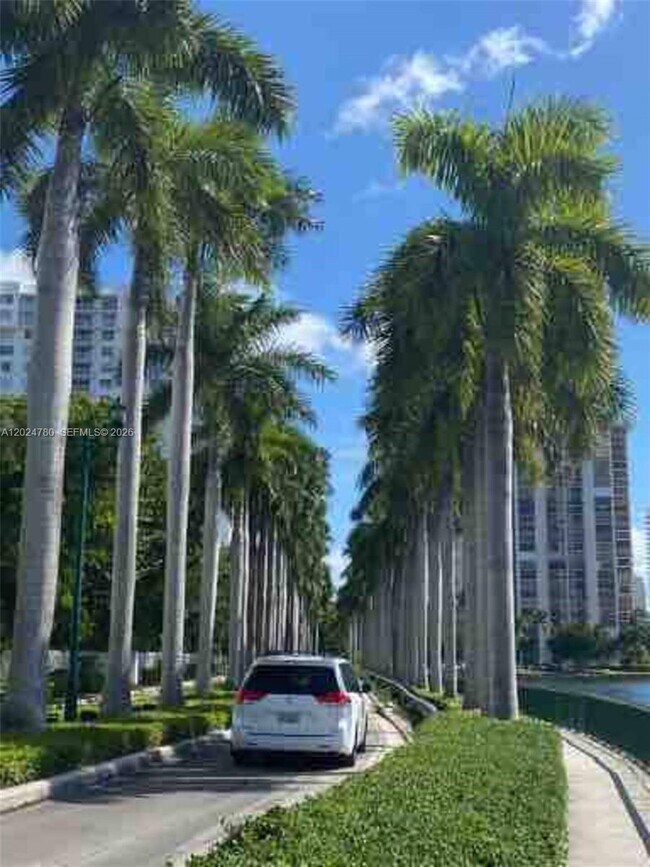 Building Photo - 18081 Biscayne Blvd