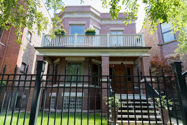 Building Photo - 1437 W Olive Ave